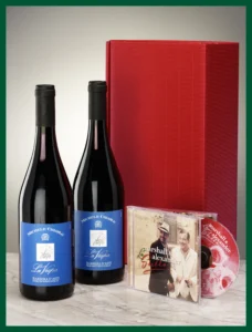Präsentidee mit 2 Flaschen Wein und einer CD in einem entsprechenden Geschenkkarton