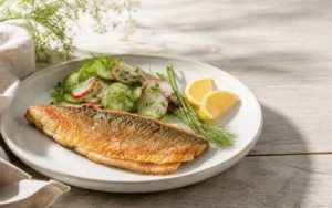 Rezept Gebratener Saibling mit Gurken-Radieschen-Salat